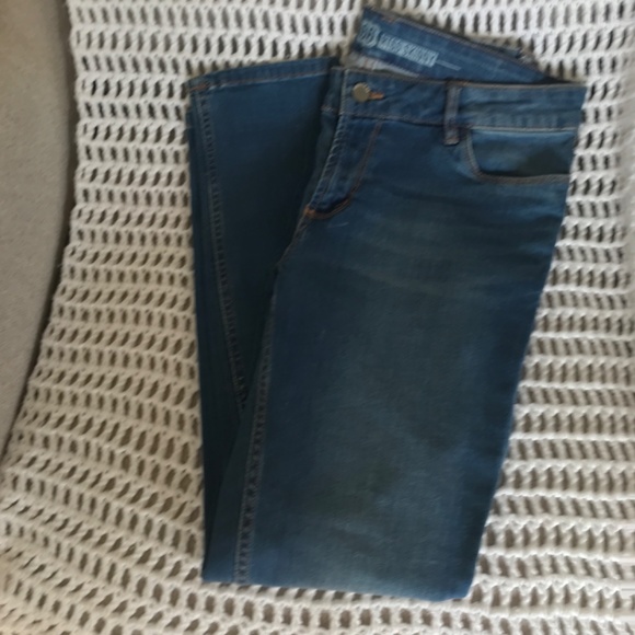 Route 66 Women’s Skinny Leg Low Rise 5 Pocket Medium Blue Denim Jeans Size 28 - Picture 5 of 11